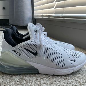 Women’s Nike Air Max 270 Size 9